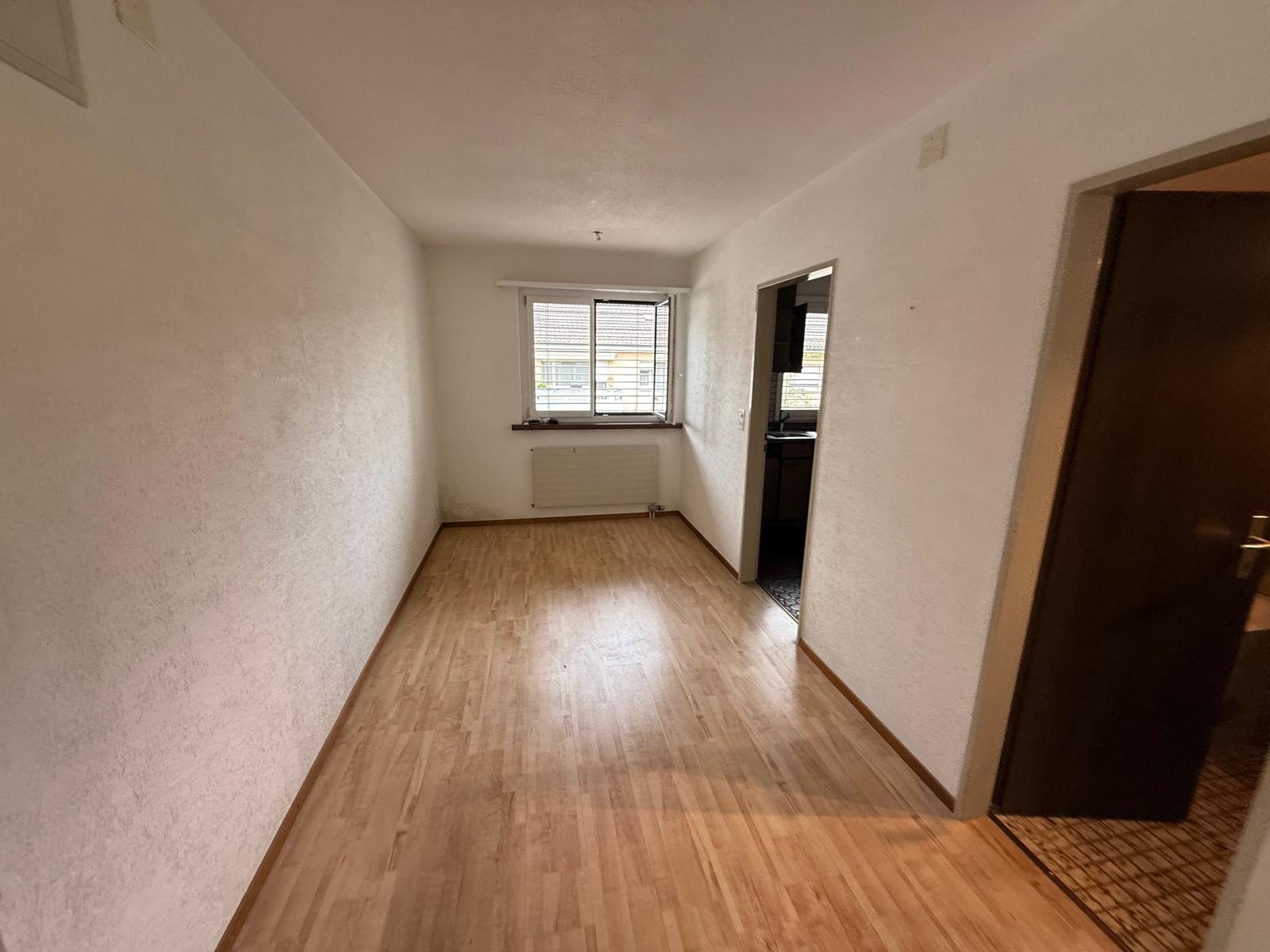 Leerer geräumter Wohnraum nach einer Räumung